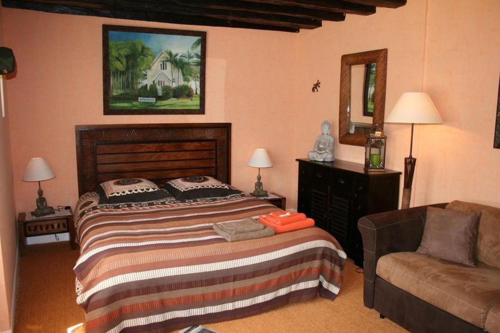 Gites Le Petit Nailly Magny-les-Hameaux Rum bild