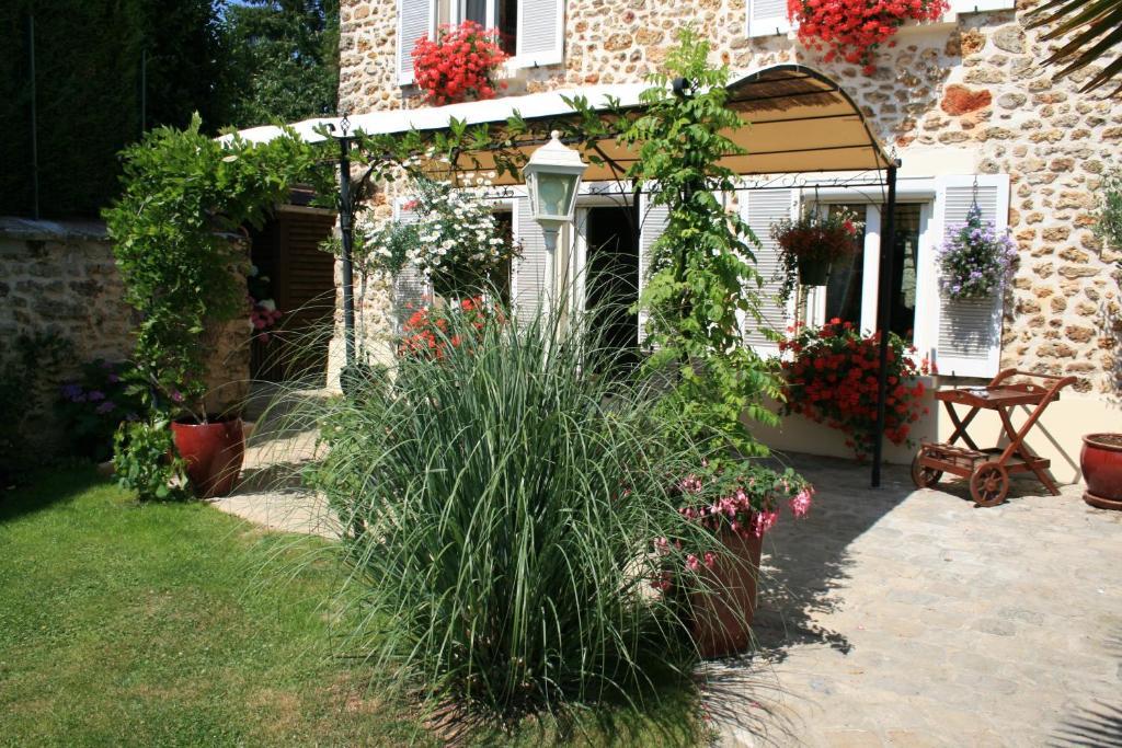 Gites Le Petit Nailly Magny-les-Hameaux Exteriör bild